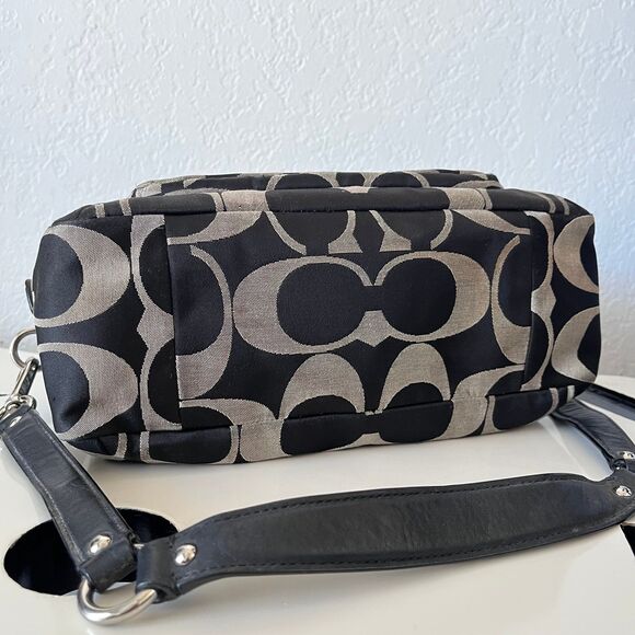 Vintage Coach Kristen Signature Fabric Handbag Black Grey Leather Pockets - Picture 8 of 8